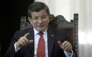 epa05082255 Turkish Prime Minister Ahmet Davutoglu gestures during talks with Serbian Prime Minister Aleksandar Vucic (not seen) in Belgrade, Serbia, 28 December 2015. Davutoglu is on an official two-day visit to Serbia with aims of strengthening financial ties between the two countries. EPA/KOCA SULEJMANOVIC