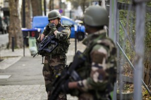 paris-troops