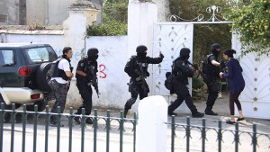 tunisia-mosque-military-gunfire1