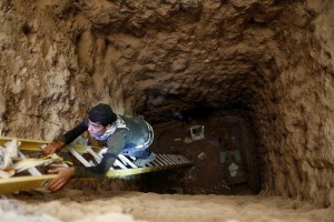 161028-iraq-bartella-mosul-tunnel-907a_01ee26b09f3cd476ee9333746e6b3b7c.nbcnews-ux-2880-1000