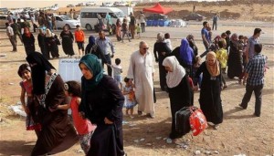 Iraqi-citizens-fleeing-Islamic-State-held-town-of-Hawija-Kirkuk-650x370